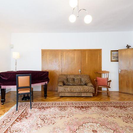 Casa Cu Cires Brasov Apartment Luaran gambar