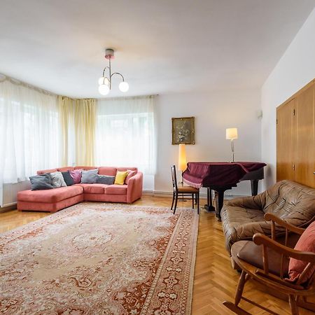 Casa Cu Cires Brasov Apartment Luaran gambar