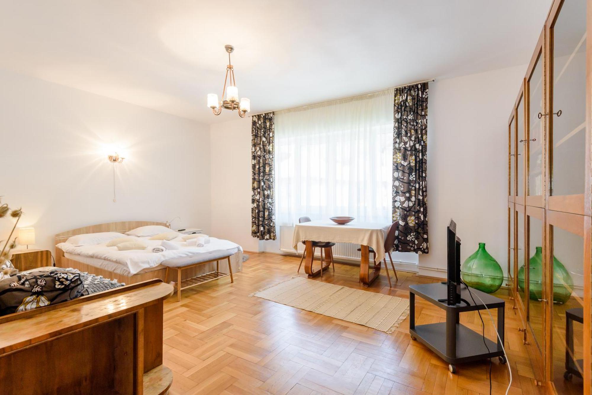 Casa Cu Cires Brasov Apartment Luaran gambar